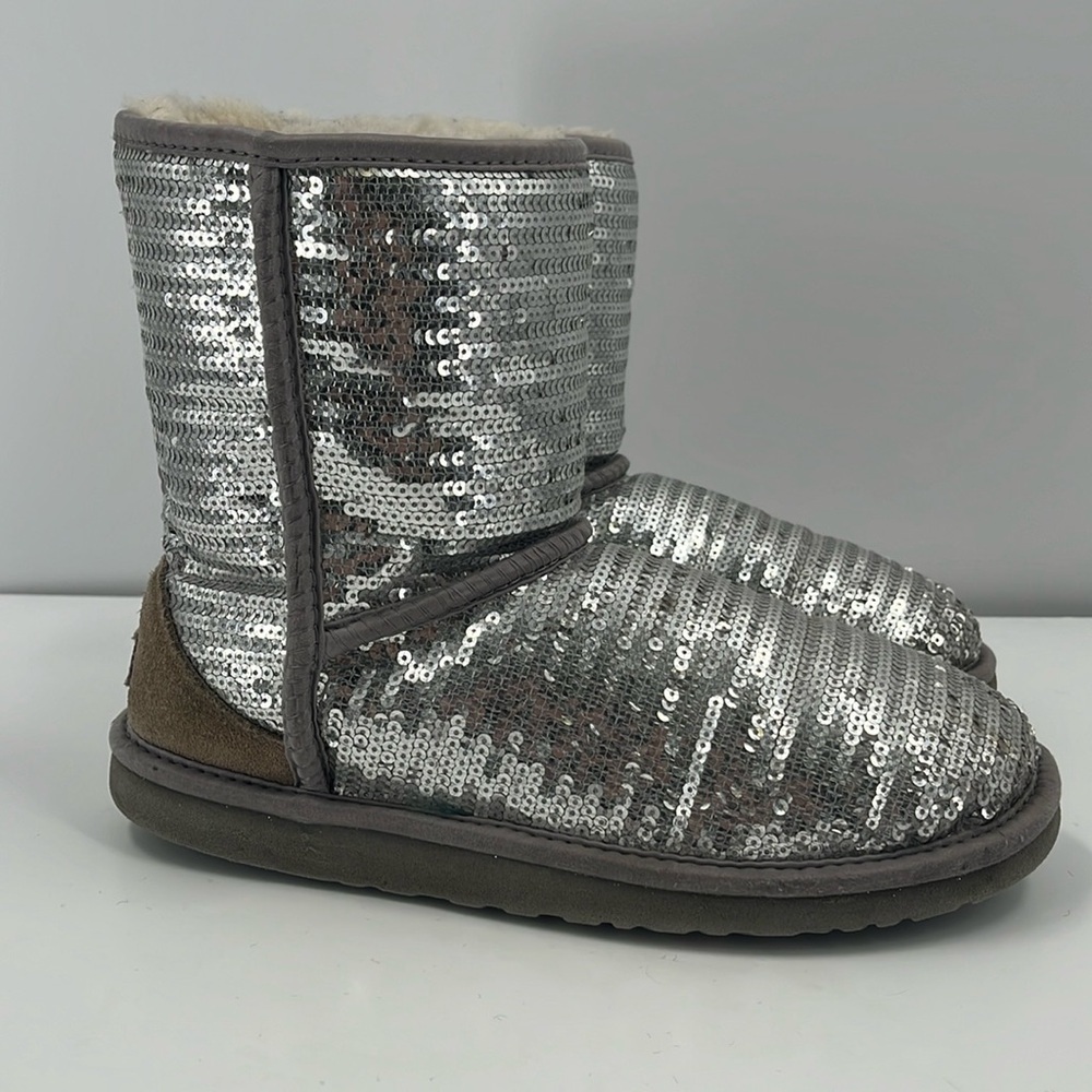 Ugg Classic Short Boots Silver Sequin Metallic Plush Lining Suede 5